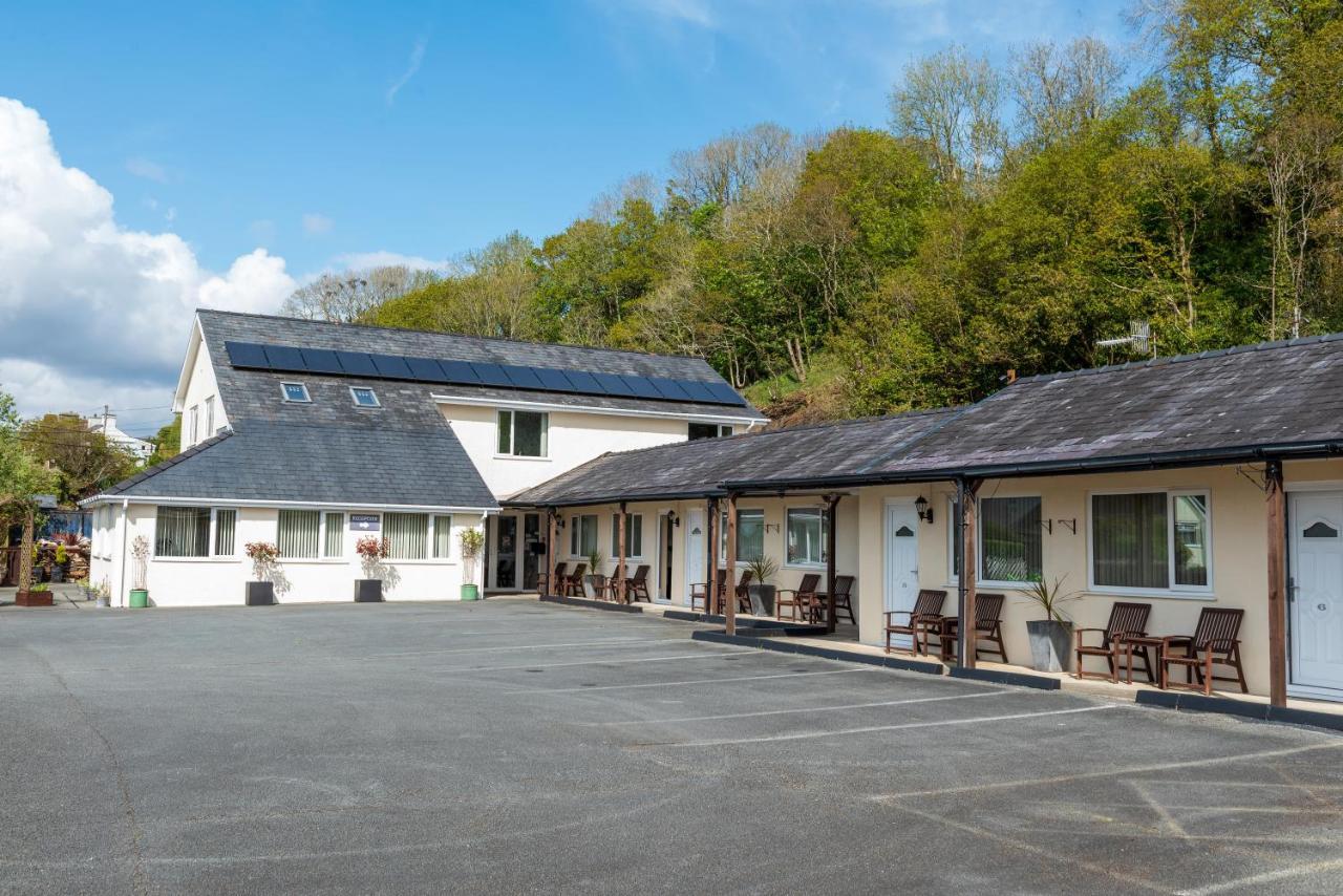Estuary Lodge Motel B&B 탈사나 외부 사진