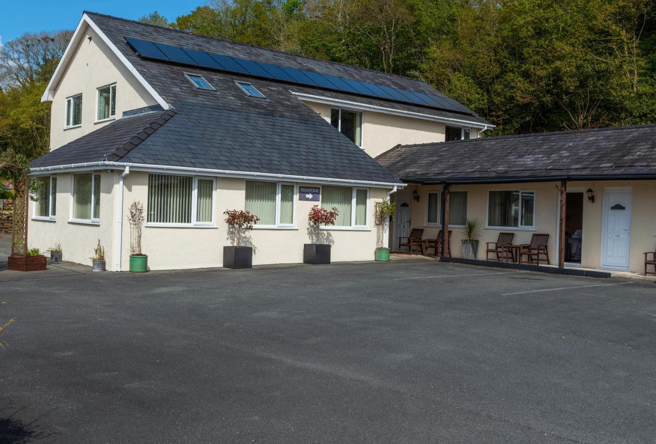 Estuary Lodge Motel B&B 탈사나 외부 사진