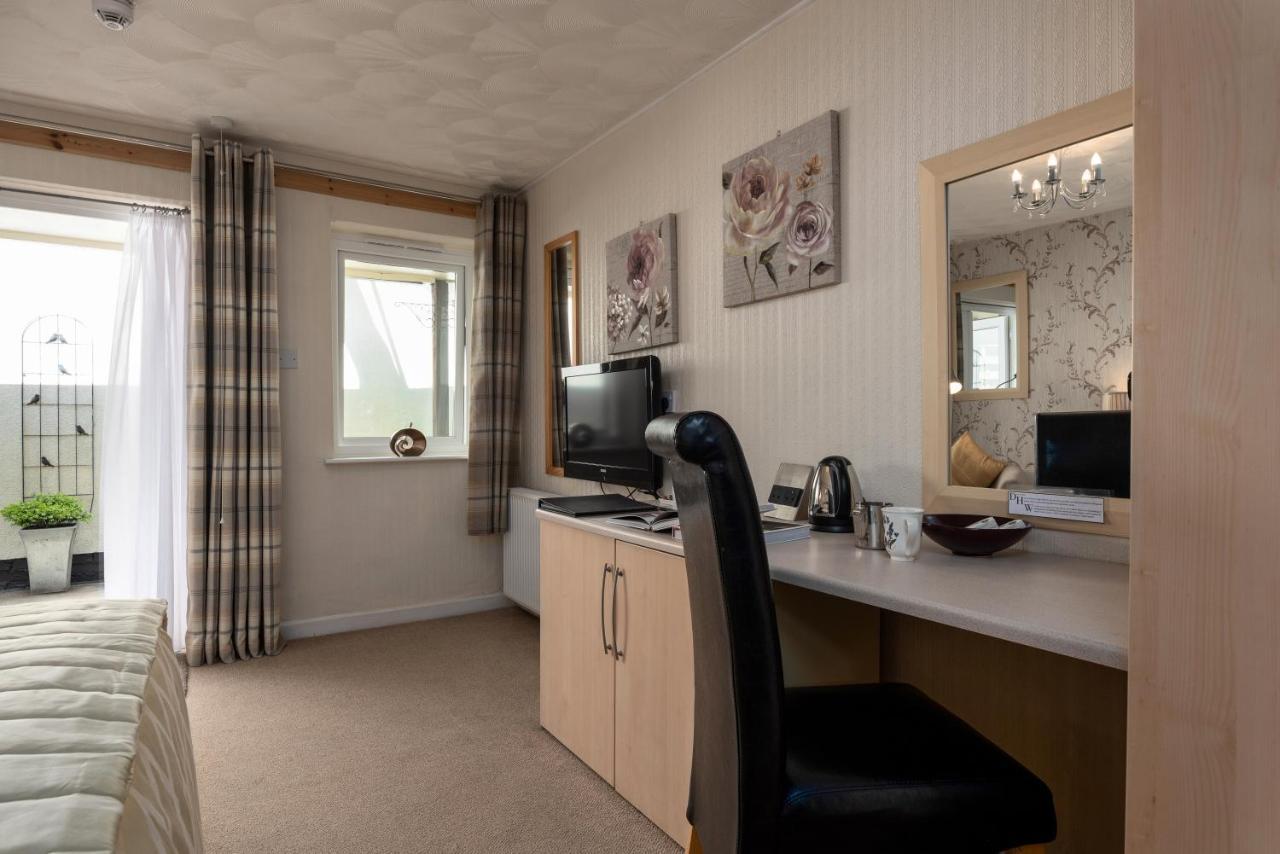 Estuary Lodge Motel B&B 탈사나 외부 사진