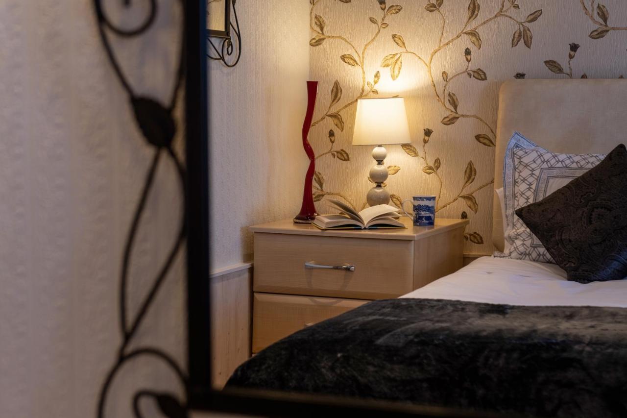 Estuary Lodge Motel B&B 탈사나 외부 사진