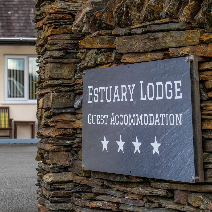 Estuary Lodge Motel B&B 탈사나 외부 사진