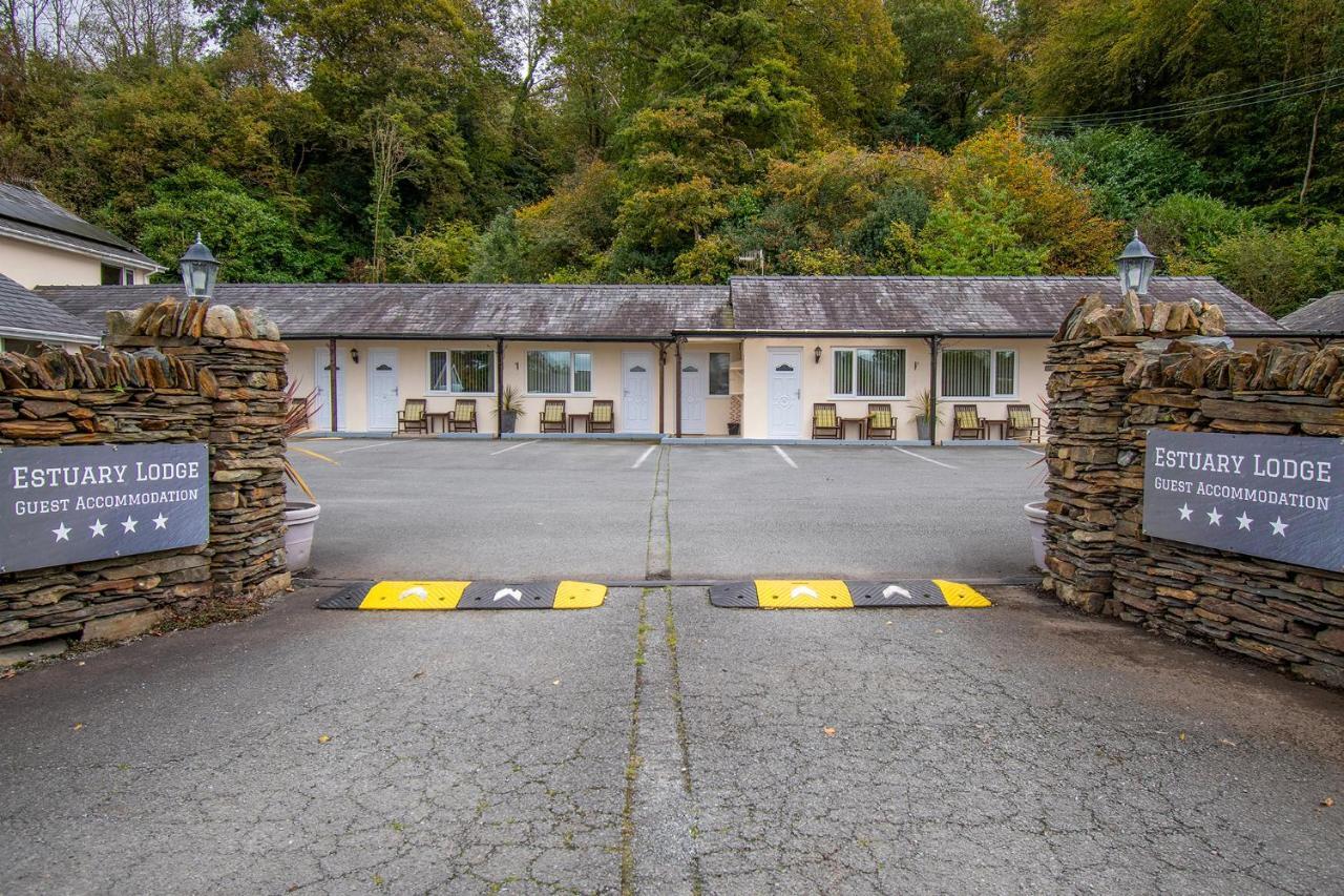Estuary Lodge Motel B&B 탈사나 외부 사진