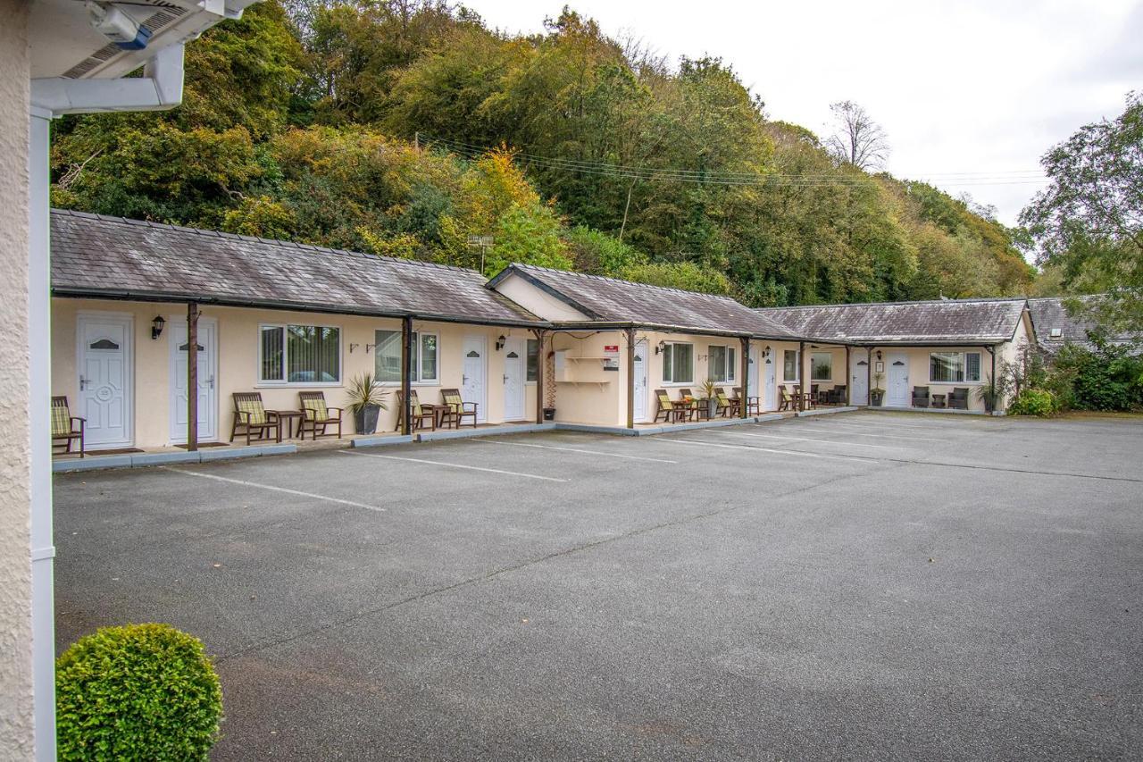 Estuary Lodge Motel B&B 탈사나 외부 사진