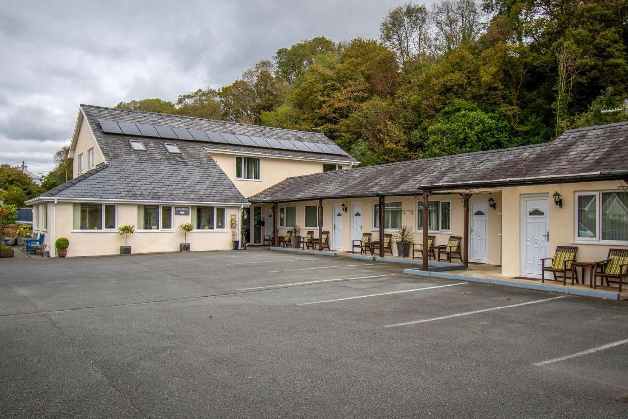 Estuary Lodge Motel B&B 탈사나 외부 사진